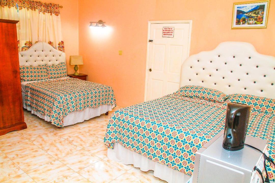 Dela De-Rose Guest House Negril Jamaica Exteriör bild