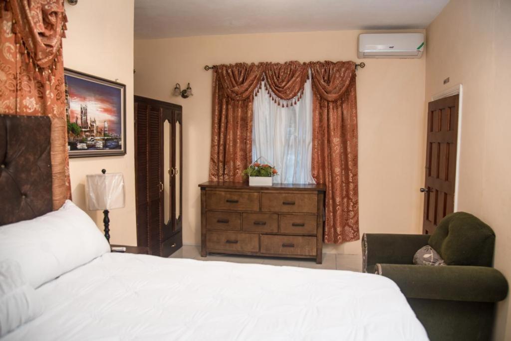 Dela De-Rose Guest House Negril Jamaica Exteriör bild