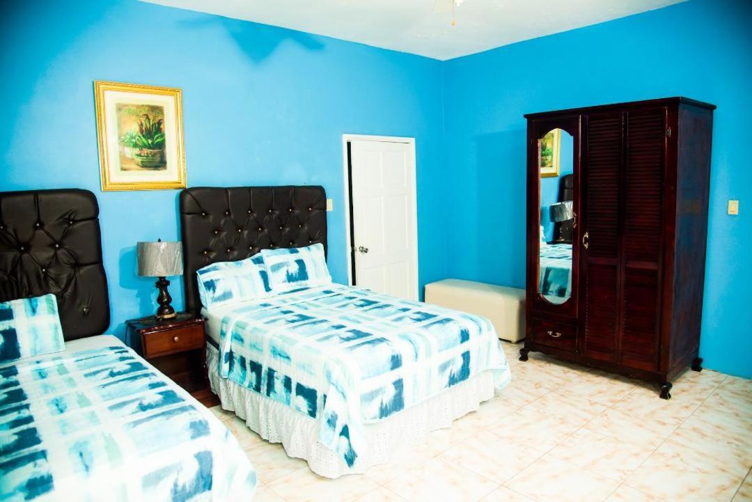 Dela De-Rose Guest House Negril Jamaica Exteriör bild